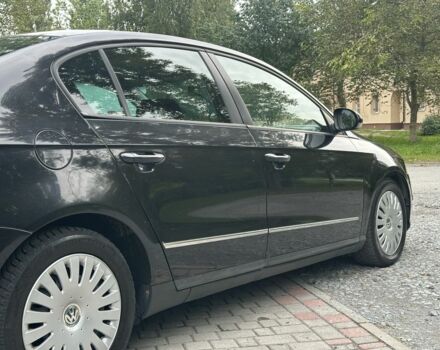 Черный Фольксваген Пассат, объемом двигателя 2 л и пробегом 330 тыс. км за 2450 $, фото 7 на Automoto.ua