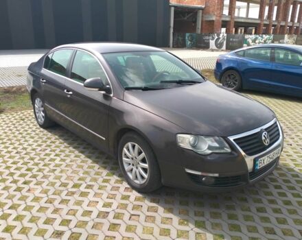 Чорний Фольксваген Пассат, об'ємом двигуна 1.6 л та пробігом 320 тис. км за 4699 $, фото 22 на Automoto.ua