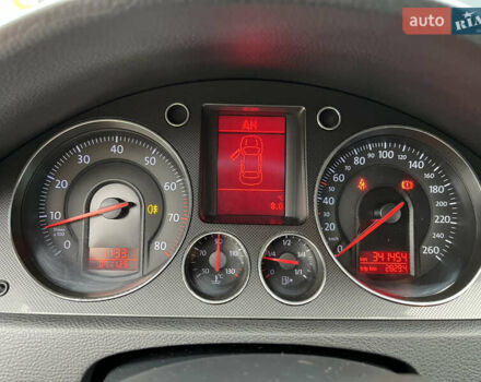 Черный Фольксваген Пассат, объемом двигателя 1.6 л и пробегом 340 тыс. км за 5700 $, фото 17 на Automoto.ua