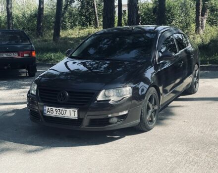 Чорний Фольксваген Пассат, об'ємом двигуна 2 л та пробігом 297 тис. км за 6300 $, фото 1 на Automoto.ua