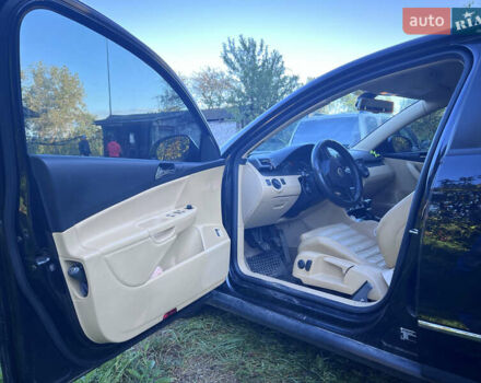 Черный Фольксваген Пассат, объемом двигателя 2 л и пробегом 101 тыс. км за 9500 $, фото 11 на Automoto.ua