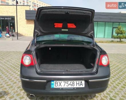 Черный Фольксваген Пассат, объемом двигателя 1.6 л и пробегом 320 тыс. км за 5000 $, фото 9 на Automoto.ua