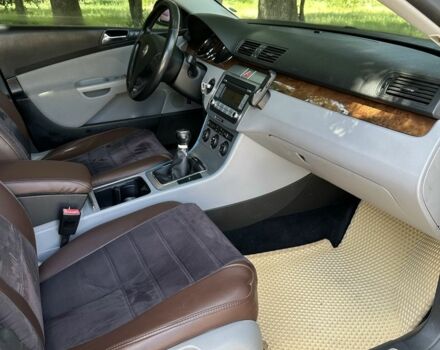 Черный Фольксваген Пассат, объемом двигателя 1.6 л и пробегом 215 тыс. км за 6000 $, фото 4 на Automoto.ua