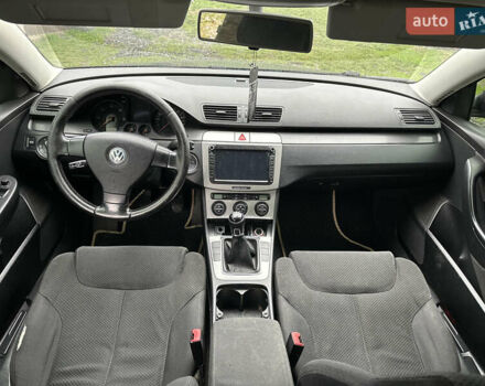 Черный Фольксваген Пассат, объемом двигателя 2 л и пробегом 290 тыс. км за 5100 $, фото 5 на Automoto.ua