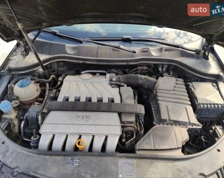 Чорний Фольксваген Пассат, об'ємом двигуна 3.2 л та пробігом 170 тис. км за 6900 $, фото 16 на Automoto.ua