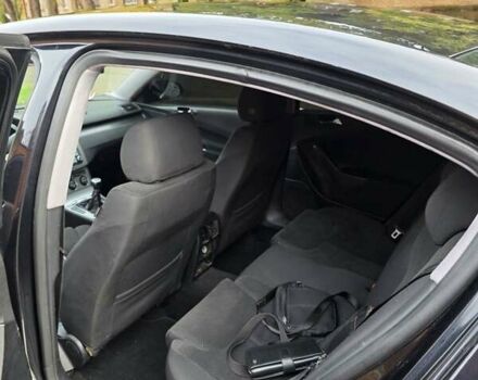 Фольксваген Пассат 2006 в Кривом Роге на Automoto.ua Черный Фольксваген Пассат, объемом двигателя 2 л и пробегом 300 тыс. км за 5999 $, фото 12 на Automoto.ua