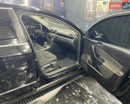 Черный Фольксваген Пассат, объемом двигателя 1.98 л и пробегом 215 тыс. км за 4550 $, фото 12 на Automoto.ua