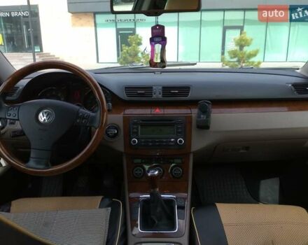 Черный Фольксваген Пассат, объемом двигателя 1.6 л и пробегом 320 тыс. км за 5000 $, фото 12 на Automoto.ua