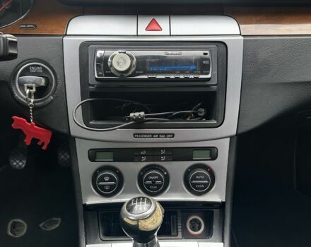 Черный Фольксваген Пассат, объемом двигателя 2 л и пробегом 330 тыс. км за 2450 $, фото 23 на Automoto.ua