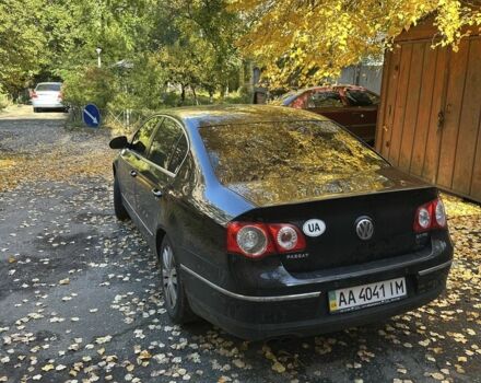 Черный Фольксваген Пассат, объемом двигателя 2 л и пробегом 200 тыс. км за 5800 $, фото 3 на Automoto.ua