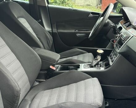 Черный Фольксваген Пассат, объемом двигателя 2 л и пробегом 330 тыс. км за 2450 $, фото 18 на Automoto.ua