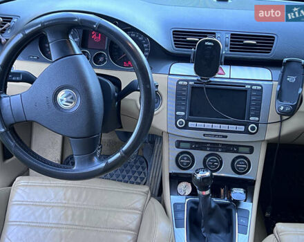 Черный Фольксваген Пассат, объемом двигателя 2 л и пробегом 101 тыс. км за 9500 $, фото 12 на Automoto.ua