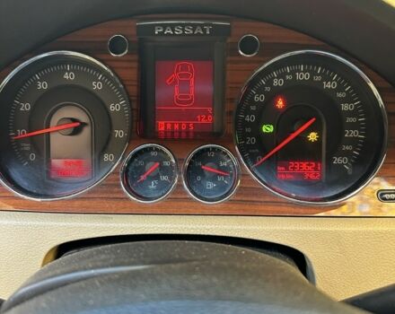 Черный Фольксваген Пассат, объемом двигателя 2 л и пробегом 200 тыс. км за 5800 $, фото 6 на Automoto.ua