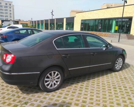 Чорний Фольксваген Пассат, об'ємом двигуна 1.6 л та пробігом 320 тис. км за 4699 $, фото 23 на Automoto.ua