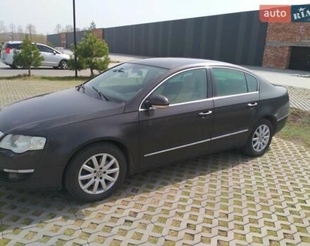Черный Фольксваген Пассат, объемом двигателя 1.6 л и пробегом 320 тыс. км за 5000 $, фото 7 на Automoto.ua