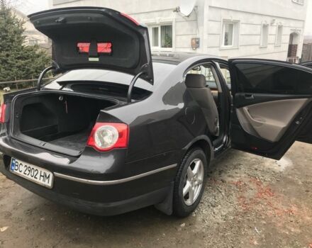 Черный Фольксваген Пассат, объемом двигателя 2 л и пробегом 330 тыс. км за 5200 $, фото 10 на Automoto.ua