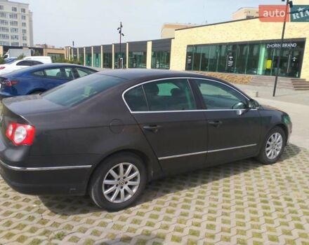 Черный Фольксваген Пассат, объемом двигателя 1.6 л и пробегом 320 тыс. км за 5000 $, фото 3 на Automoto.ua