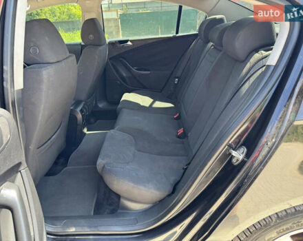 Чорний Фольксваген Пассат, об'ємом двигуна 2 л та пробігом 251 тис. км за 4899 $, фото 31 на Automoto.ua