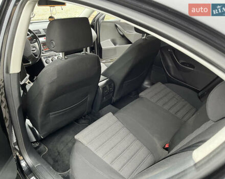 Черный Фольксваген Пассат, объемом двигателя 1.6 л и пробегом 340 тыс. км за 5700 $, фото 11 на Automoto.ua