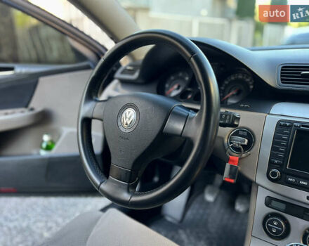 Черный Фольксваген Пассат, объемом двигателя 2 л и пробегом 360 тыс. км за 4900 $, фото 16 на Automoto.ua