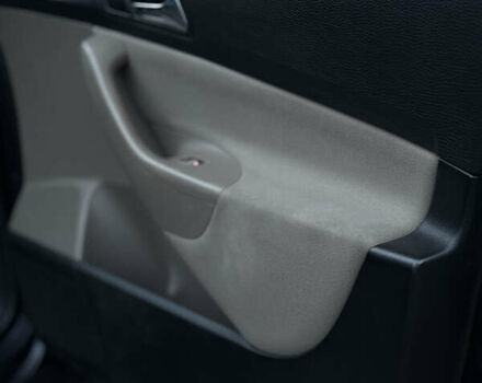 Черный Фольксваген Пассат, объемом двигателя 2 л и пробегом 270 тыс. км за 4600 $, фото 12 на Automoto.ua