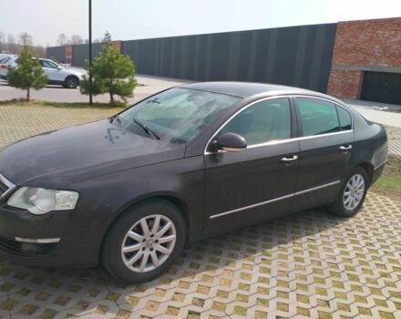 Чорний Фольксваген Пассат, об'ємом двигуна 1.6 л та пробігом 320 тис. км за 4699 $, фото 20 на Automoto.ua