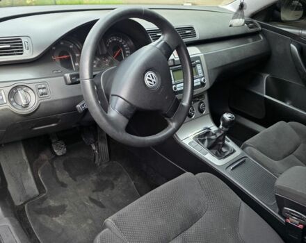 Фольксваген Пассат 2006 в Кривом Роге на Automoto.ua Черный Фольксваген Пассат, объемом двигателя 2 л и пробегом 300 тыс. км за 5999 $, фото 10 на Automoto.ua
