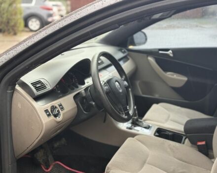 Чорний Фольксваген Пассат, об'ємом двигуна 2 л та пробігом 300 тис. км за 5700 $, фото 10 на Automoto.ua