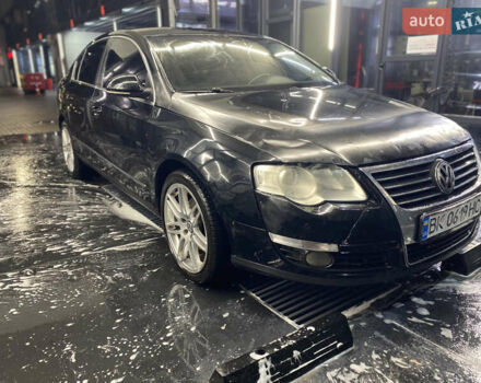 Черный Фольксваген Пассат, объемом двигателя 1.98 л и пробегом 215 тыс. км за 4550 $, фото 1 на Automoto.ua
