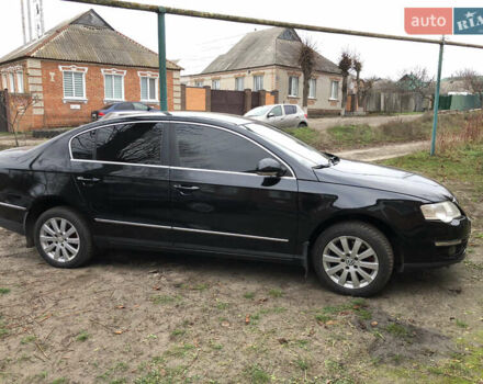 Черный Фольксваген Пассат, объемом двигателя 1.8 л и пробегом 300 тыс. км за 4500 $, фото 5 на Automoto.ua