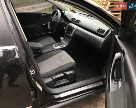 Черный Фольксваген Пассат, объемом двигателя 1.8 л и пробегом 300 тыс. км за 4500 $, фото 7 на Automoto.ua