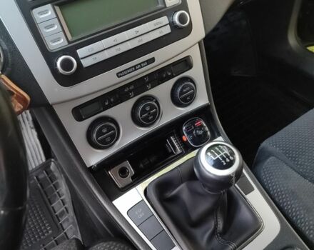 Черный Фольксваген Пассат, объемом двигателя 2 л и пробегом 260 тыс. км за 5300 $, фото 9 на Automoto.ua