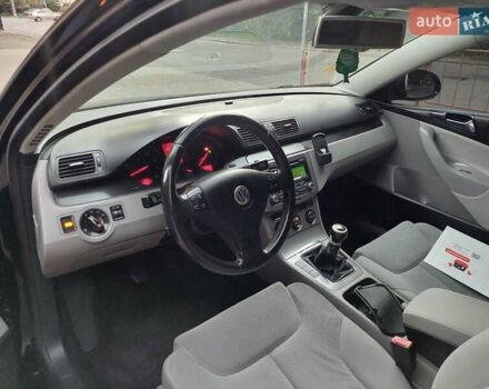 Черный Фольксваген Пассат, объемом двигателя 0 л и пробегом 186 тыс. км за 7777 $, фото 18 на Automoto.ua