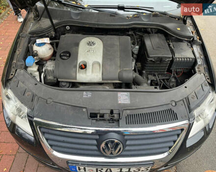 Чорний Фольксваген Пассат, об'ємом двигуна 1.6 л та пробігом 208 тис. км за 6490 $, фото 11 на Automoto.ua