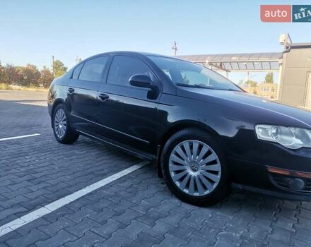 Черный Фольксваген Пассат, объемом двигателя 2 л и пробегом 297 тыс. км за 6100 $, фото 1 на Automoto.ua