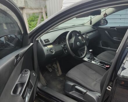 Чорний Фольксваген Пассат, об'ємом двигуна 1.6 л та пробігом 228 тис. км за 7200 $, фото 12 на Automoto.ua