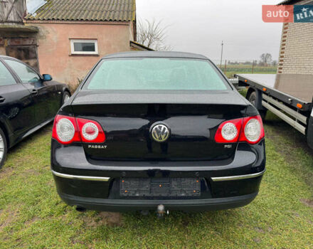 Чорний Фольксваген Пассат, об'ємом двигуна 1.6 л та пробігом 208 тис. км за 6490 $, фото 4 на Automoto.ua