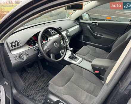 Чорний Фольксваген Пассат, об'ємом двигуна 1.6 л та пробігом 208 тис. км за 6490 $, фото 13 на Automoto.ua