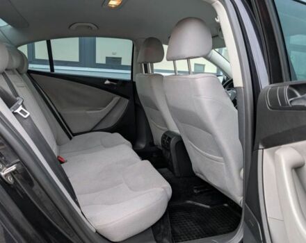 Черный Фольксваген Пассат, объемом двигателя 1.9 л и пробегом 298 тыс. км за 2200 $, фото 7 на Automoto.ua