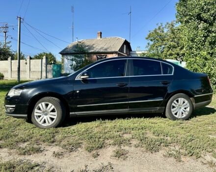 Чорний Фольксваген Пассат, об'ємом двигуна 2 л та пробігом 186 тис. км за 3990 $, фото 1 на Automoto.ua