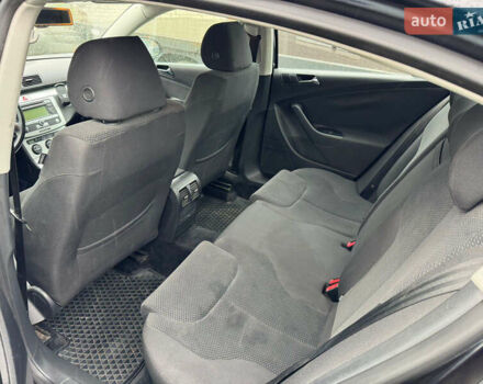 Чорний Фольксваген Пассат, об'ємом двигуна 1.6 л та пробігом 208 тис. км за 6490 $, фото 14 на Automoto.ua