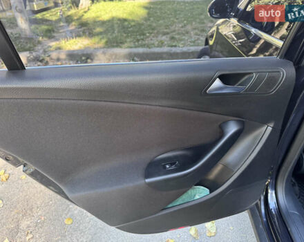 Черный Фольксваген Пассат, объемом двигателя 1.8 л и пробегом 158 тыс. км за 7000 $, фото 5 на Automoto.ua