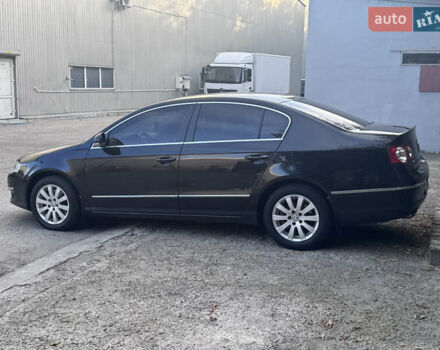 Черный Фольксваген Пассат, объемом двигателя 1.8 л и пробегом 158 тыс. км за 7000 $, фото 10 на Automoto.ua