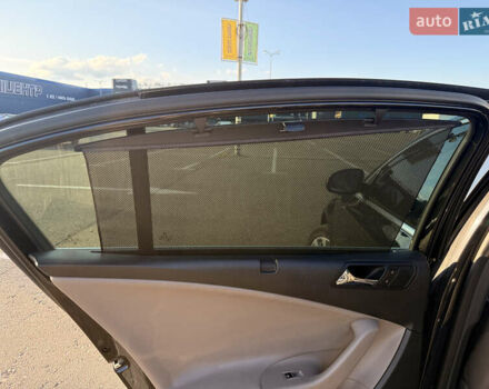 Чорний Фольксваген Пассат, об'ємом двигуна 1.98 л та пробігом 272 тис. км за 9500 $, фото 16 на Automoto.ua