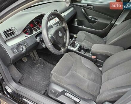 Чорний Фольксваген Пассат, об'ємом двигуна 1.8 л та пробігом 312 тис. км за 6300 $, фото 3 на Automoto.ua