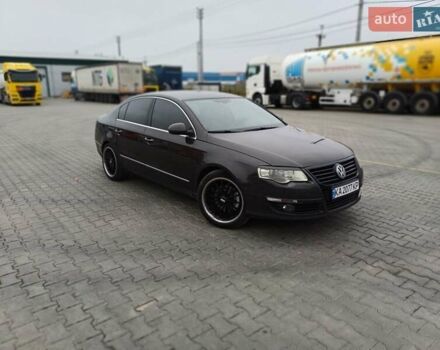 Черный Фольксваген Пассат, объемом двигателя 1.97 л и пробегом 253 тыс. км за 7800 $, фото 2 на Automoto.ua