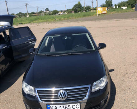 Чорний Фольксваген Пассат, об'ємом двигуна 2 л та пробігом 174 тис. км за 8000 $, фото 1 на Automoto.ua