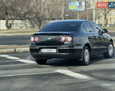 Черный Фольксваген Пассат, объемом двигателя 1.8 л и пробегом 150 тыс. км за 9000 $, фото 1 на Automoto.ua