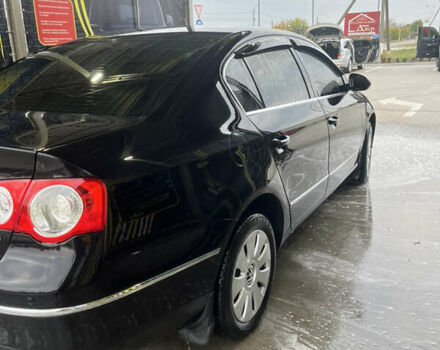 Черный Фольксваген Пассат, объемом двигателя 1.8 л и пробегом 287 тыс. км за 6500 $, фото 2 на Automoto.ua