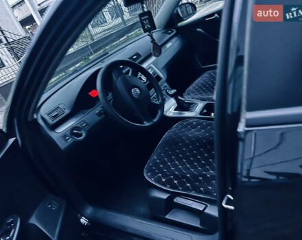 Черный Фольксваген Пассат, объемом двигателя 1.8 л и пробегом 220 тыс. км за 5300 $, фото 6 на Automoto.ua